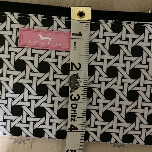 Scout Kate Wristlet with removable wrist strap NWT - Picture 9 of 9